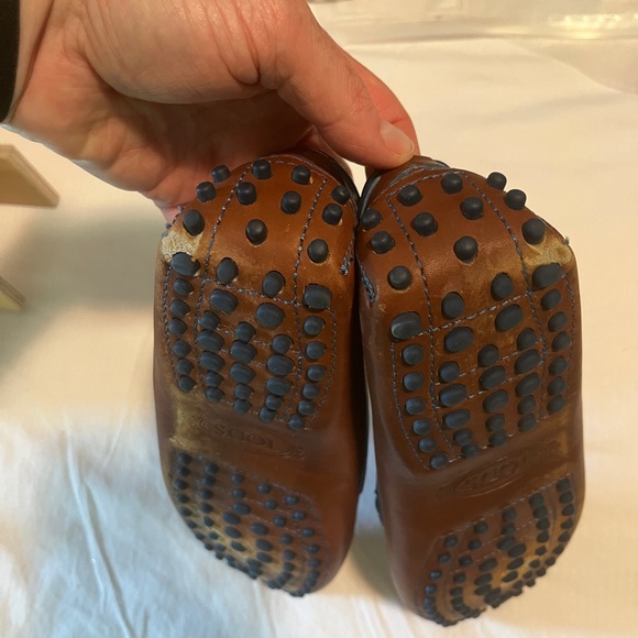 TOD’S women’s brown leather Gommino Driving Shoes - Picture 6 of 6